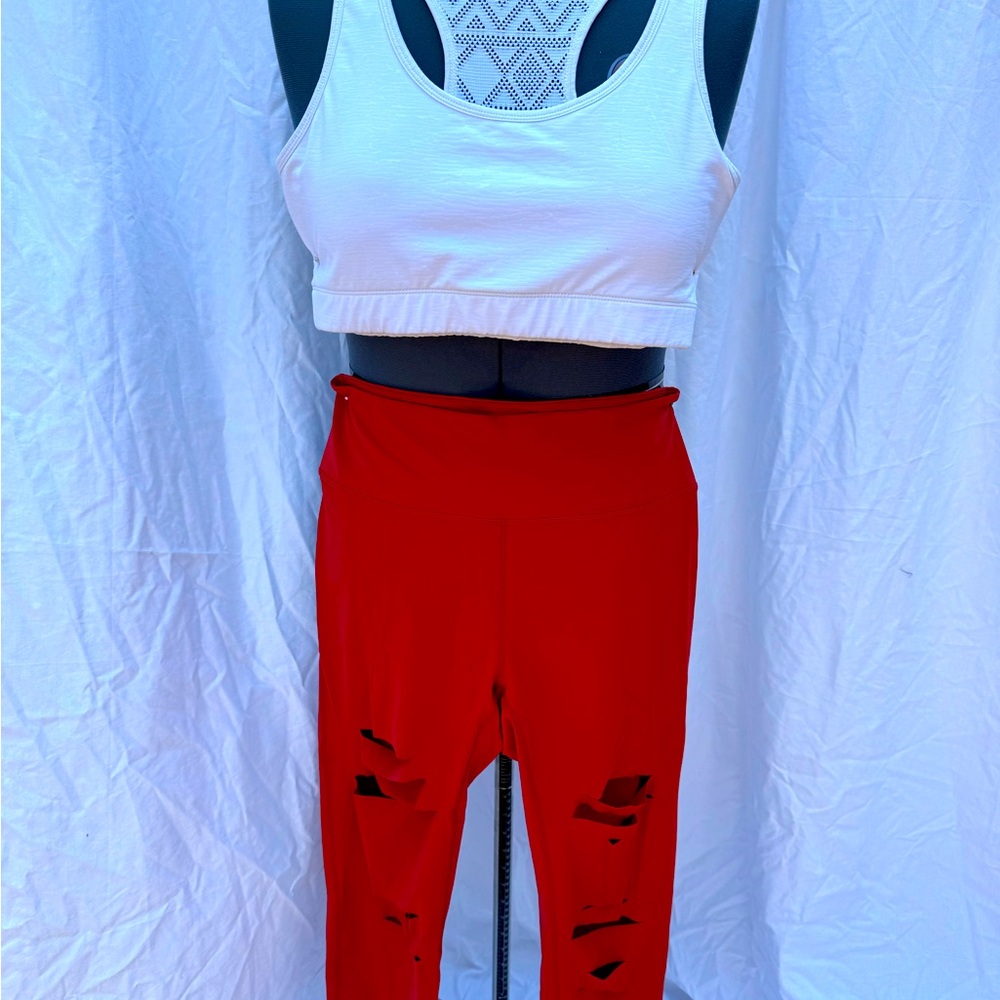 Zyia Women's Red Slash Luxe Hi-Rise 7/8 Legging size 8-10 - Picture 2 of 2